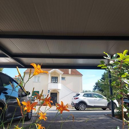 Apartments Skocic Vodice Eksteriør billede
