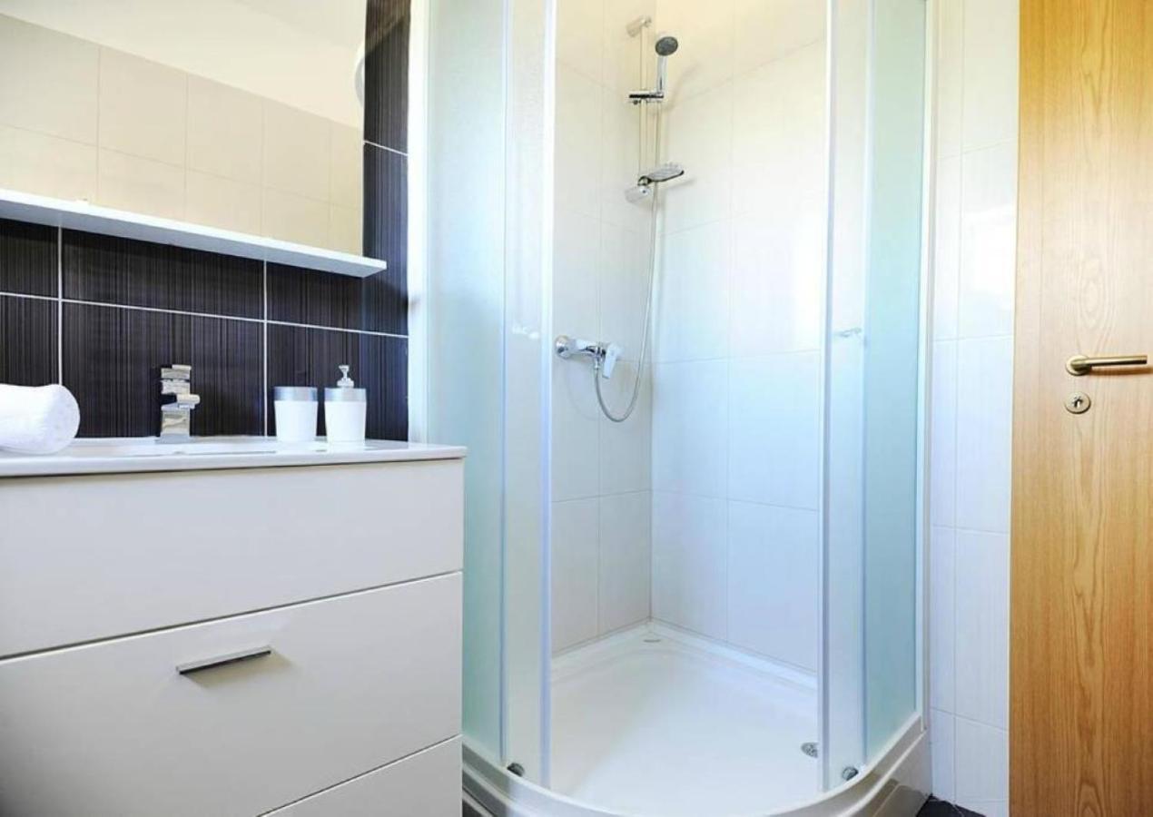 Apartments Skocic Vodice Eksteriør billede