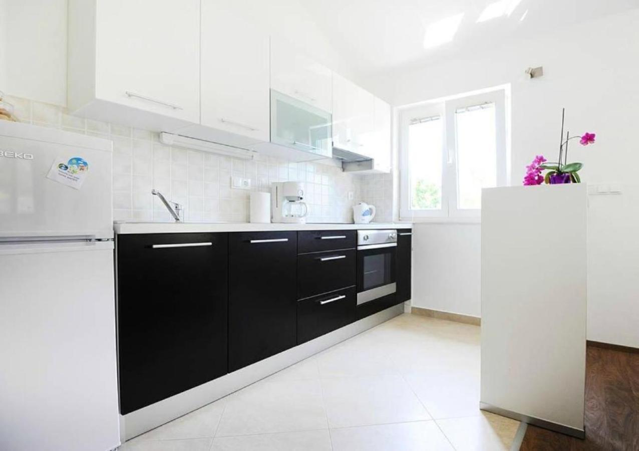 Apartments Skocic Vodice Eksteriør billede